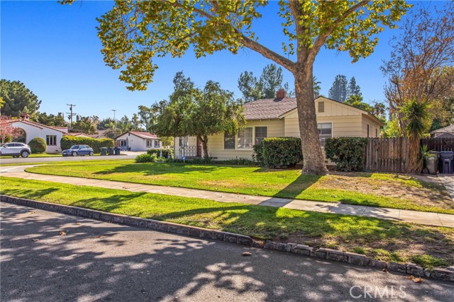 838 838 College Ave, Redlands CA: https://media.crmls.org/medias/9be610ac-8df5-4610-9f46-f450eed83946.jpg