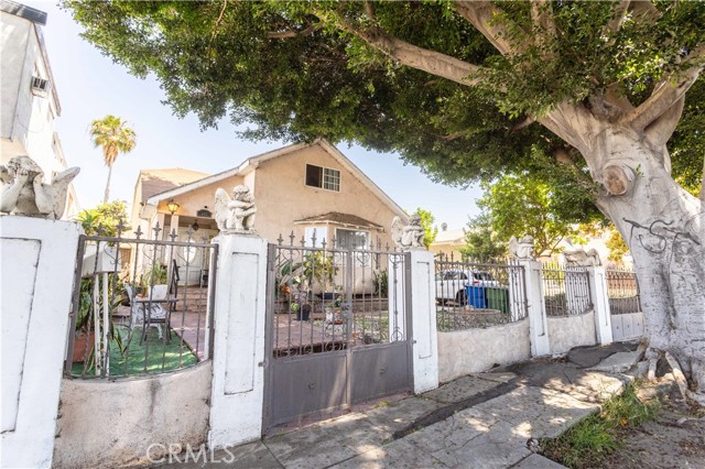 142 Vendome Street, Los Angeles, California 90026, 4 Bedrooms Bedrooms, ,2 BathroomsBathrooms,Single Family Residence,For Sale,Vendome,SR24139655