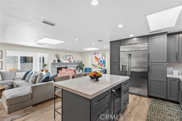 Detail Gallery Image 8 of 36 For 22736 Margarita Dr, Woodland Hills,  CA 91364 - 4 Beds | 2 Baths