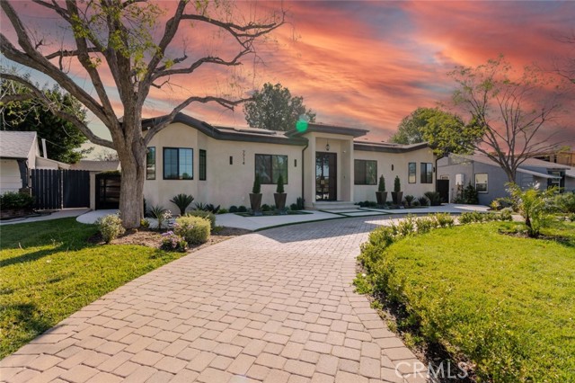 Detail Gallery Image 11 of 70 For 7714 Lasaine Ave, Northridge,  CA 91325 - 3 Beds | 4 Baths