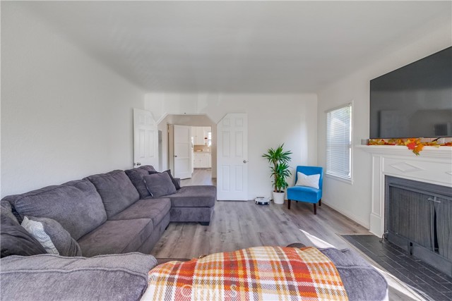 Detail Gallery Image 6 of 46 For 2709 E Van Buren, Long Beach,  CA 90810 - 2 Beds | 1 Baths