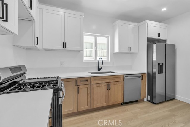 629 Olive Avenue, Long Beach CA: https://media.crmls.org/medias/9be76c3a-7d6d-4a09-aeca-31bdb1013624.jpg