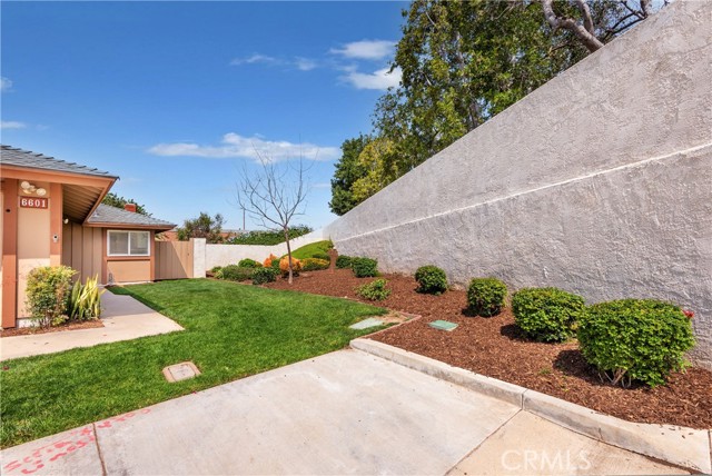 Detail Gallery Image 2 of 22 For 6601 Vista Loma, Yorba Linda,  CA 92886 - 2 Beds | 2 Baths