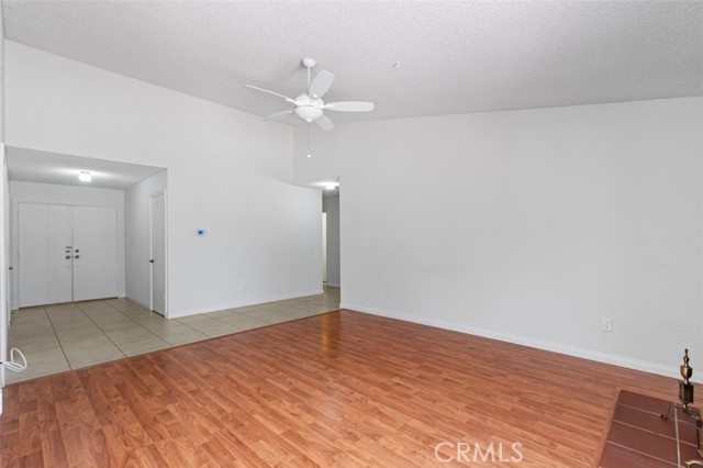 5391 Glenstone Drive, Huntington Beach CA: https://media.crmls.org/medias/9be83629-0db4-4c87-a7ed-b914e7fa9c63.jpg