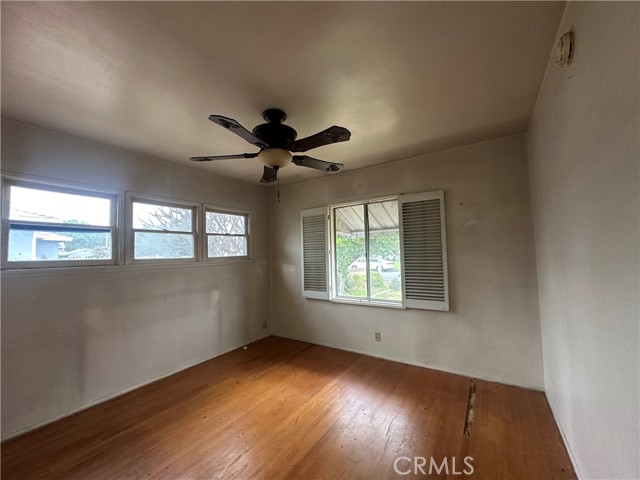 Image 12 of 34 For 863 Vanhorn Avenue