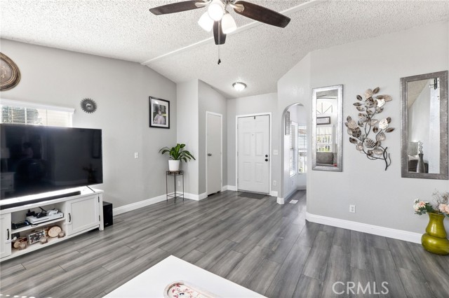 Detail Gallery Image 9 of 61 For 7717 Church #31,  Highland,  CA 92346 - 3 Beds | 2 Baths