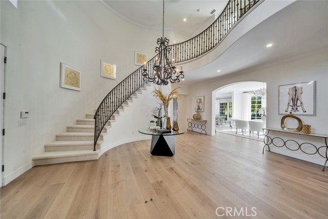 5451 Newcastle Lane, Calabasas CA: https://media.crmls.org/medias/9be9fae0-9773-4a34-8227-ee567e622afa.jpg