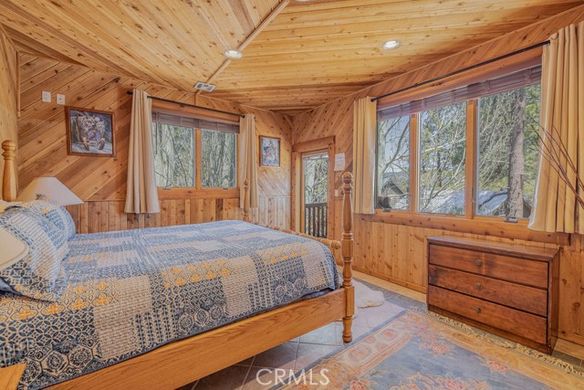 Detail Gallery Image 40 of 70 For 40202 Lakeview Dr, Big Bear Lake,  CA 92315 - 5 Beds | 3/1 Baths