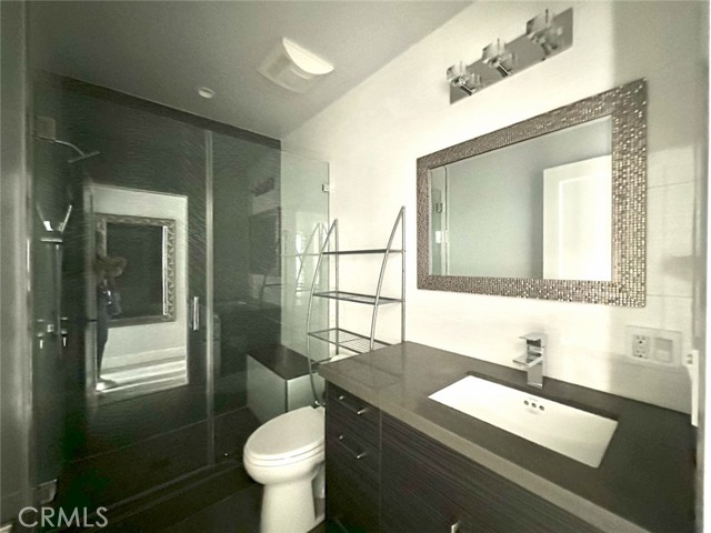 409 Burchett Street, Glendale CA: https://media.crmls.org/medias/9beb28ea-eed1-4e7a-b153-0db008a5be45.jpg