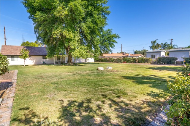 274 N Hemet Street, Hemet CA: https://media.crmls.org/medias/9beb5305-3859-4e8d-824d-cbfe55505c50.jpg