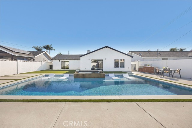 Image 41 of 53 For 8326 Fontainbleau Way