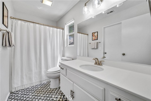 Detail Gallery Image 13 of 28 For 13385 Knollwood Dr, Corona,  CA 92883 - 3 Beds | 2 Baths