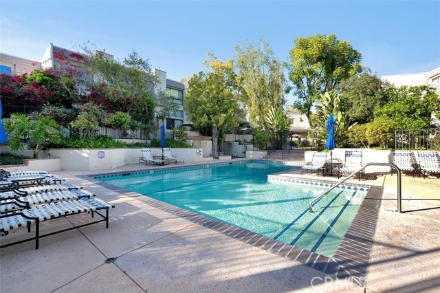 Detail Gallery Image 35 of 42 For 6121 Shoup Ave #34,  Woodland Hills,  CA 91367 - 2 Beds | 2 Baths