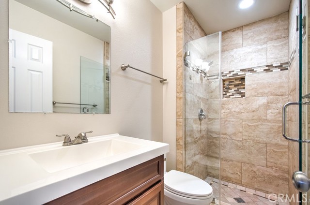 Detail Gallery Image 23 of 38 For 22901 Leo Ln, Lake Forest,  CA 92630 - 4 Beds | 2/1 Baths
