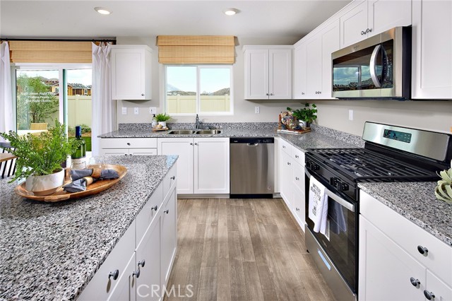 Detail Gallery Image 6 of 17 For 30820 Charger Way, Winchester,  CA 92596 - 4 Beds | 3 Baths