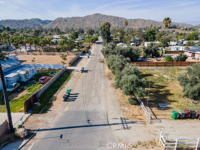 26730 Franklin Avenue, Hemet CA: https://media.crmls.org/medias/9bee2eee-a983-40d8-b2b5-661b1e6eb3a8.jpg