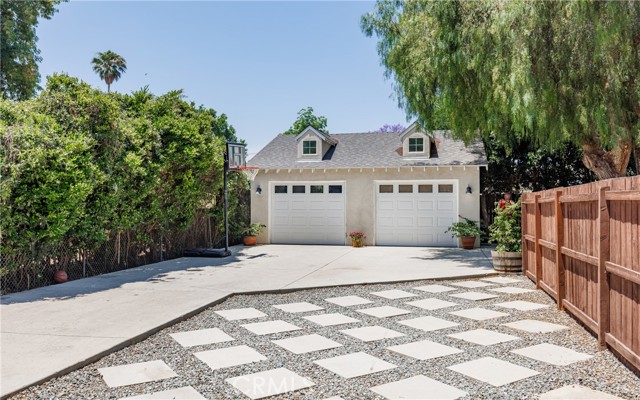 7441 Sylvia Avenue, Reseda CA: https://media.crmls.org/medias/9beeaab2-fa95-45f7-a0d1-d926d38a1d79.jpg