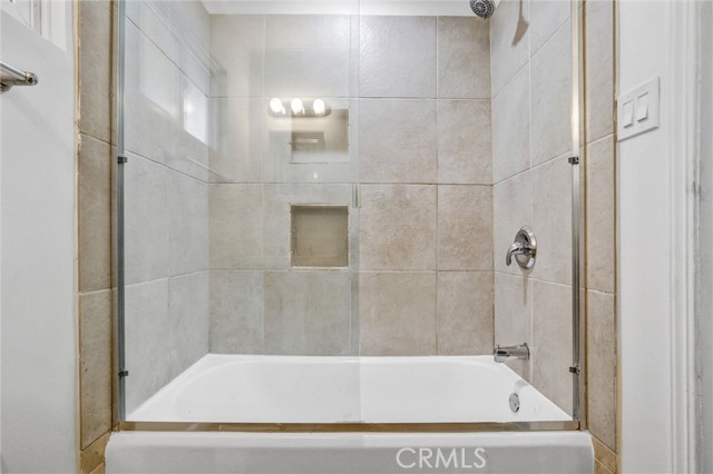 Detail Gallery Image 16 of 22 For 5657 Donna Ave, Tarzana,  CA 91356 - 2 Beds | 1 Baths