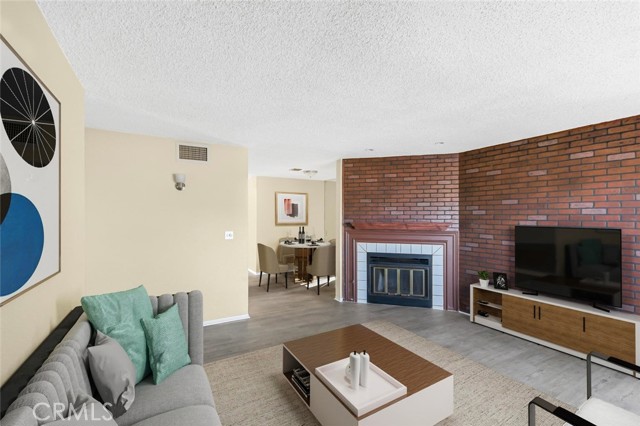 Detail Gallery Image 1 of 21 For 429 W Avenue J5 #4,  Lancaster,  CA 93534 - 2 Beds | 2/1 Baths