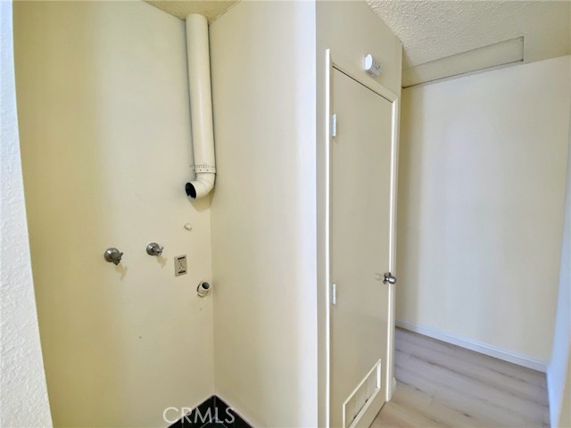 Detail Gallery Image 14 of 21 For 145 S California St #E,  San Gabriel,  CA 91776 - 2 Beds | 2 Baths