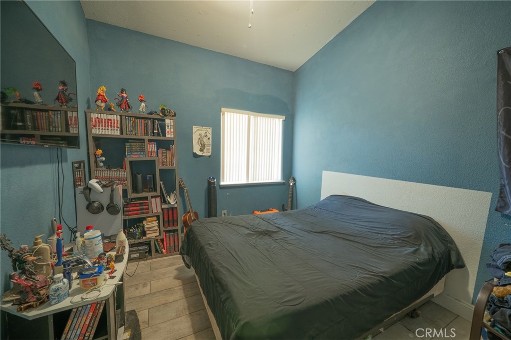 https://media.crmls.org/medias/9befd513-758e-4ebc-9352-420184bc8ca9.jpg?preset=X-Large