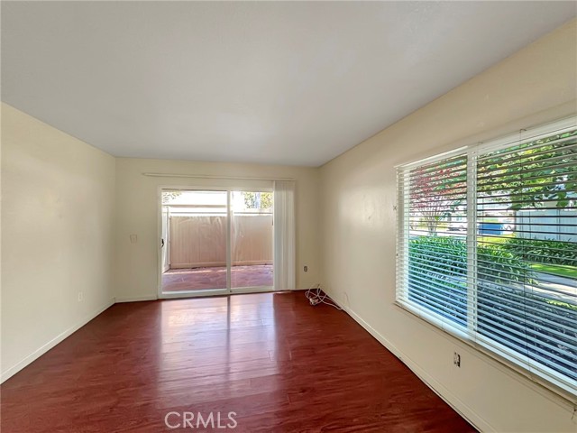 Detail Gallery Image 4 of 17 For 2526 S Laurelwood #117,  Santa Ana,  CA 92704 - 2 Beds | 1 Baths