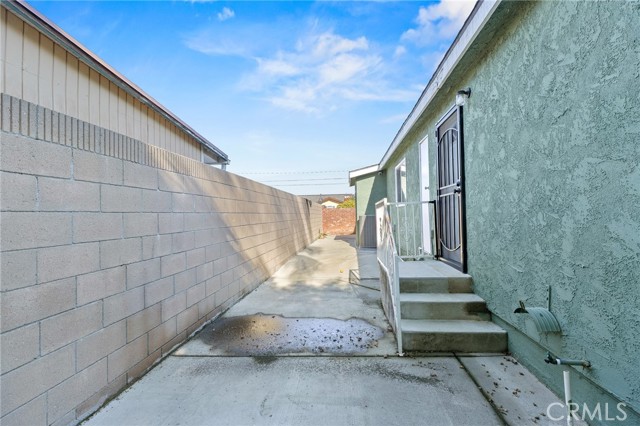 Detail Gallery Image 34 of 38 For 8558 11th, Downey,  CA 90241 - 4 Beds | 3/1 Baths