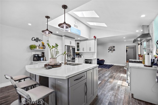 Detail Gallery Image 9 of 40 For 6800 Berry Ave, Buena Park,  CA 90620 - 2 Beds | 2 Baths