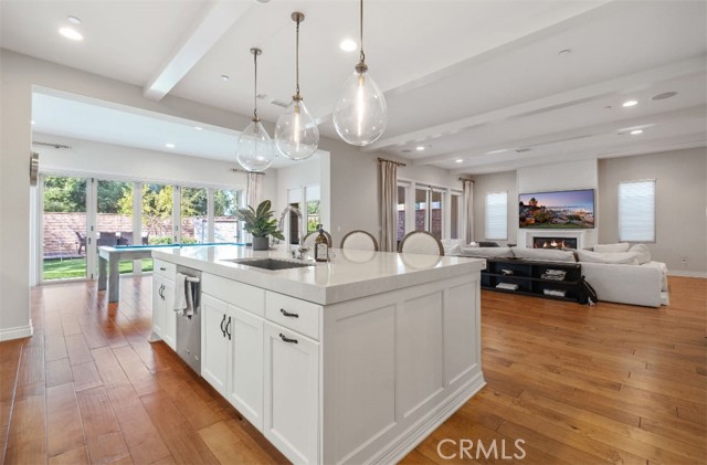 10 Shadybend, Irvine CA: https://media.crmls.org/medias/9bf118fe-19fa-490f-af37-d9da0e13c5f8.jpg