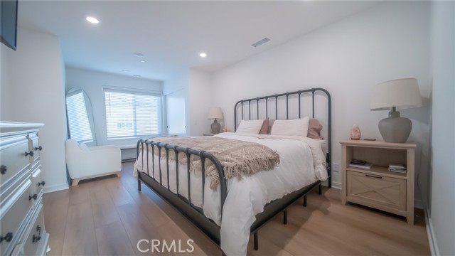 17952 Seaglass Drive, Huntington Beach CA: https://media.crmls.org/medias/9bf18e22-8c3f-4e27-ad63-e56dfd864cb9.jpg