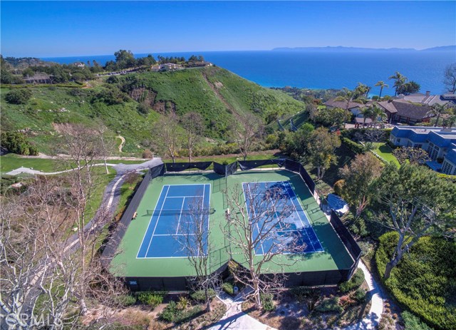 The Island View Community feature 2 community tennis courts with outstanding ocean and Catalina views!