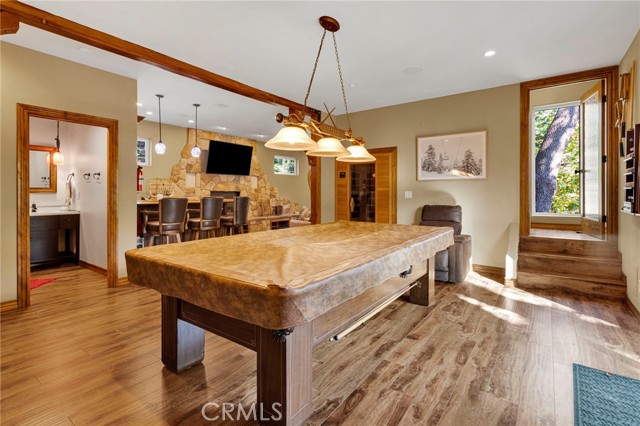915 Trinity, Lake Arrowhead, CA 92352