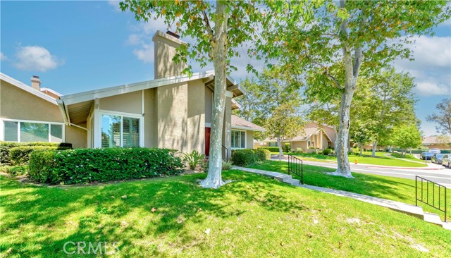 Detail Gallery Image 3 of 49 For 5855 via Sonora #39,  Yorba Linda,  CA 92887 - 3 Beds | 2/1 Baths