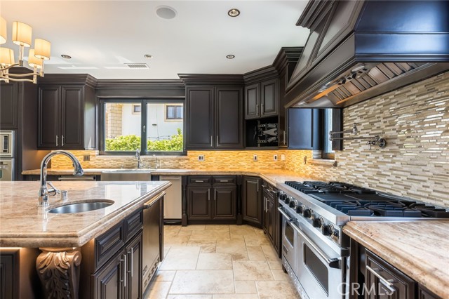 Detail Gallery Image 19 of 75 For 2959 N Beverly Glen Cir, Los Angeles,  CA 90077 - 5 Beds | 5/2 Baths