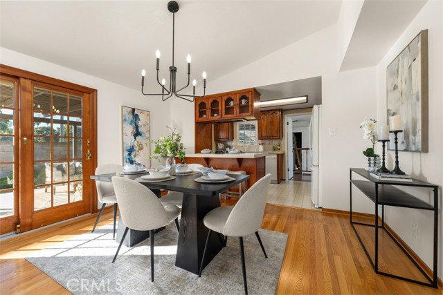 Detail Gallery Image 7 of 30 For 2020 W Willow Ave, Orange,  CA 92868 - 3 Beds | 2 Baths