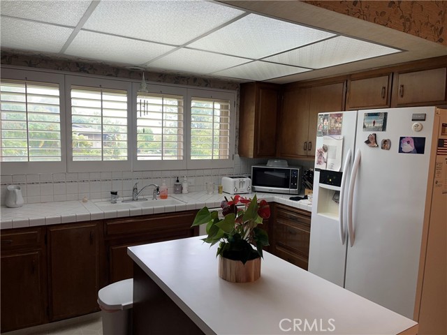 Detail Gallery Image 5 of 20 For 701 W 24th St, Upland,  CA 91784 - 5 Beds | 4 Baths