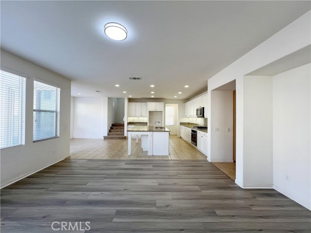 4953 S Bountiful Trail, Ontario CA: https://media.crmls.org/medias/9bf6bf8b-5837-45af-8c06-5031d4806784.jpg