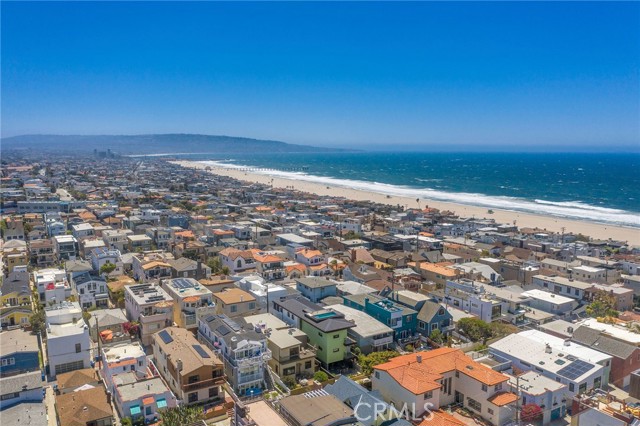 322 30th Street, Hermosa Beach, California 90254, 3 Bedrooms Bedrooms, ,4 BathroomsBathrooms,Residential,Sold,30th,SB21117706