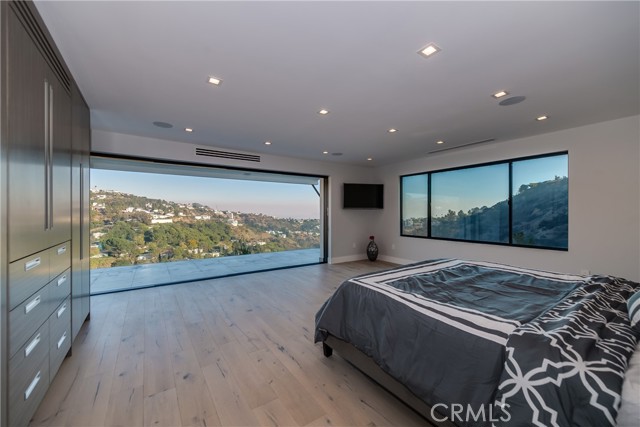 Detail Gallery Image 39 of 75 For 8401 Wyndham Rd, Hollywood Hills,  CA 90046 - 5 Beds | 6 Baths