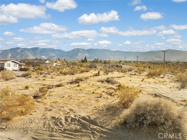 721 Zircon Road, Lucerne Valley CA: https://media.crmls.org/medias/9bf732cb-1fc9-4280-b242-629471cf726a.jpg
