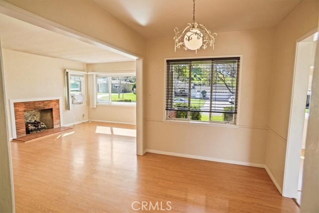 Detail Gallery Image 6 of 28 For 22573 Arriba Dr, Saugus,  CA 91350 - 4 Beds | 2 Baths