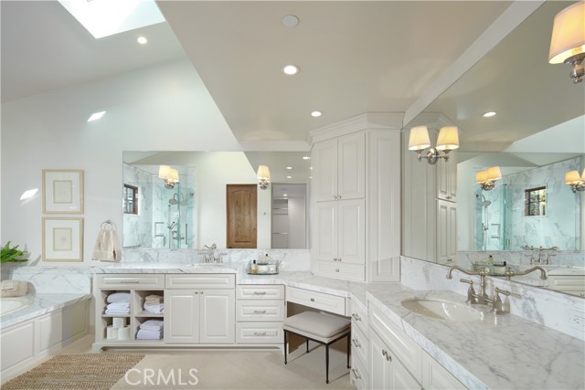 235 Poppy Avenue, Corona del Mar CA: https://media.crmls.org/medias/9bf73f30-c7ef-45fa-99ff-ae858327acda.jpg