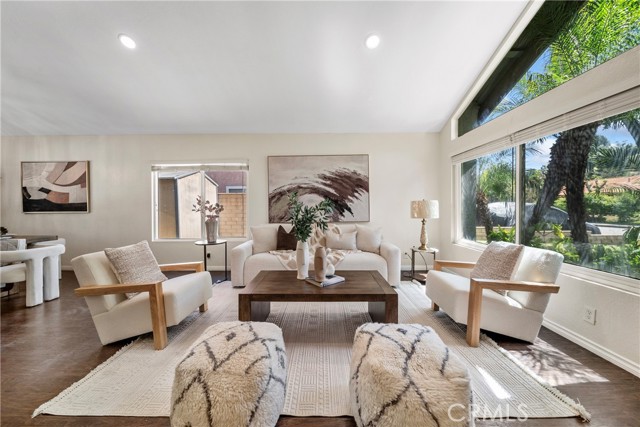 Detail Gallery Image 3 of 20 For 1643 Silver Rain Dr, Diamond Bar,  CA 91765 - 4 Beds | 2/1 Baths