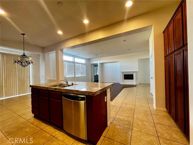 Detail Gallery Image 14 of 31 For 39220 Victoria St, Palmdale,  CA 93551 - 3 Beds | 2 Baths