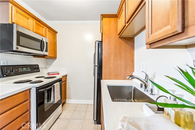 Detail Gallery Image 13 of 32 For 360 Gladys Avenue #6,  Long Beach,  CA 90814 - 2 Beds | 1/1 Baths