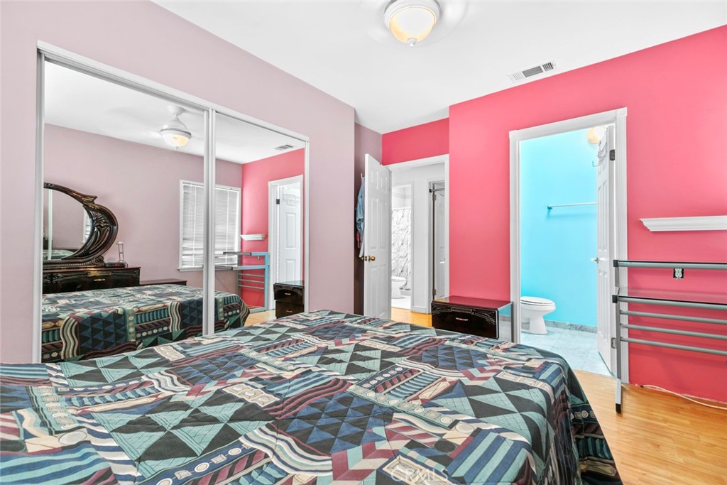 https://media.crmls.org/medias/9bf8a09c-f8df-4230-9532-20ea98f11b1d.jpg?preset=X-Large