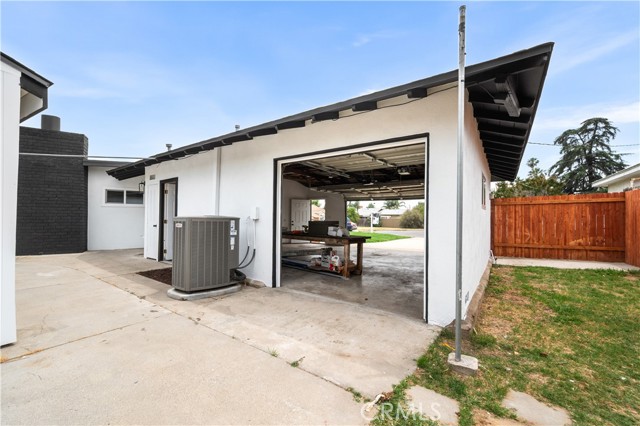 424 E Victoria Street, Rialto CA: https://media.crmls.org/medias/9bf8b095-946d-4d46-9fee-a8110bd4728d.jpg