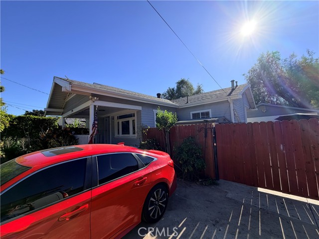 Detail Gallery Image 2 of 13 For 270 272 Del Monte, Pasadena,  CA 91103 - 4 Beds | 3 Baths