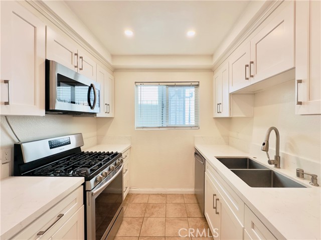 525 E Verdugo Avenue, Burbank CA: https://media.crmls.org/medias/9bf97414-82a8-48aa-8f1e-286228f7d32b.jpg
