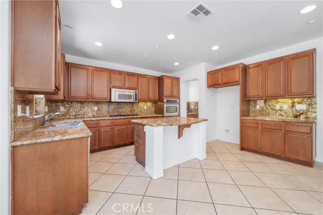 5662 Galasso Avenue, Fontana CA: https://media.crmls.org/medias/9bfa199c-bf89-4593-b9f5-0e08748ac67e.jpg